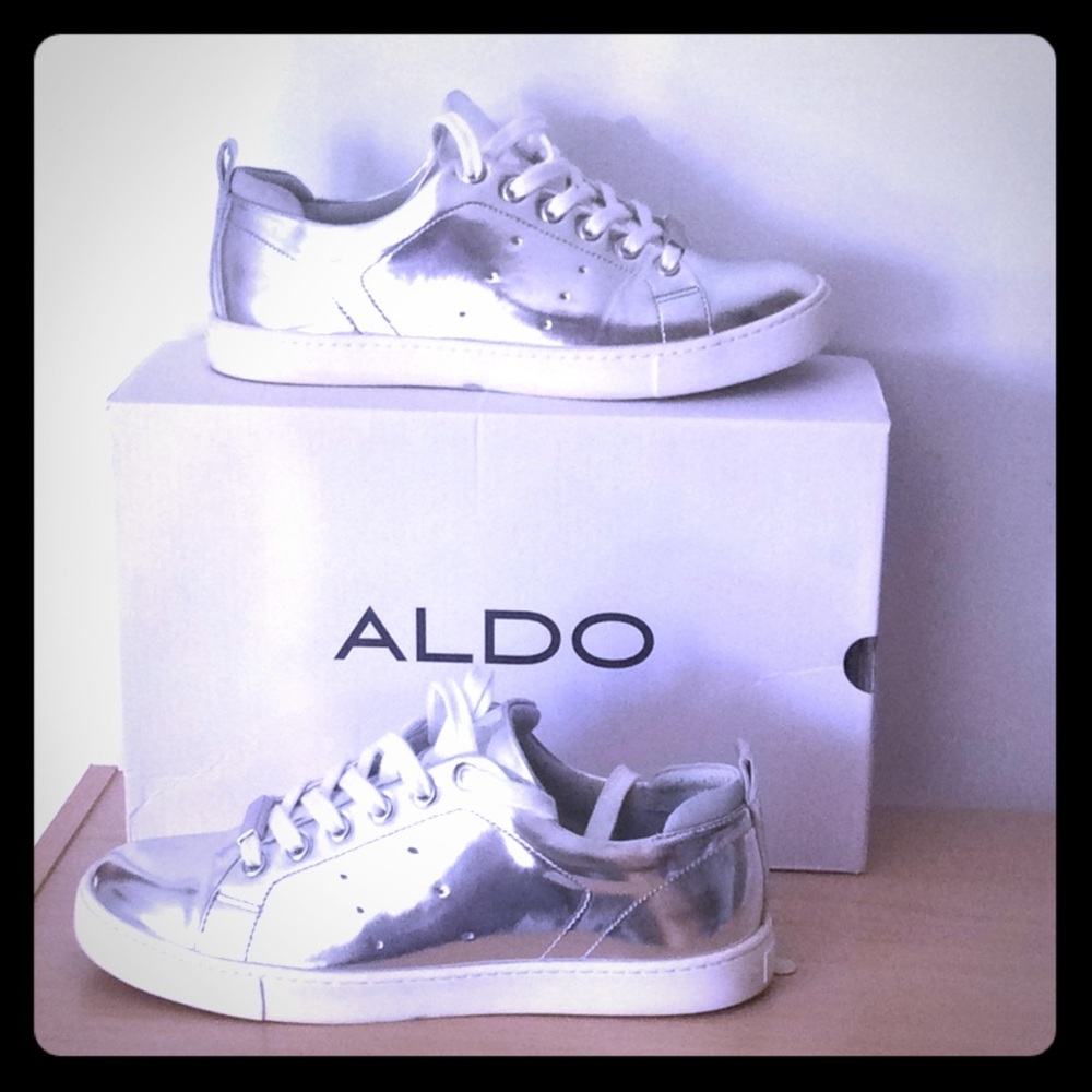 Silver size 7 shoe